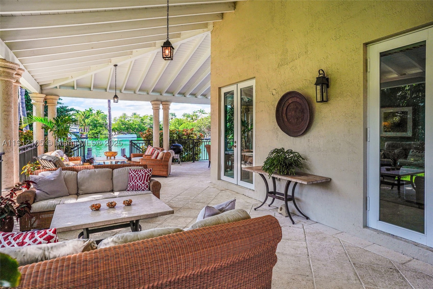550 Harbor Dr, Key Biscayne FL 33149
