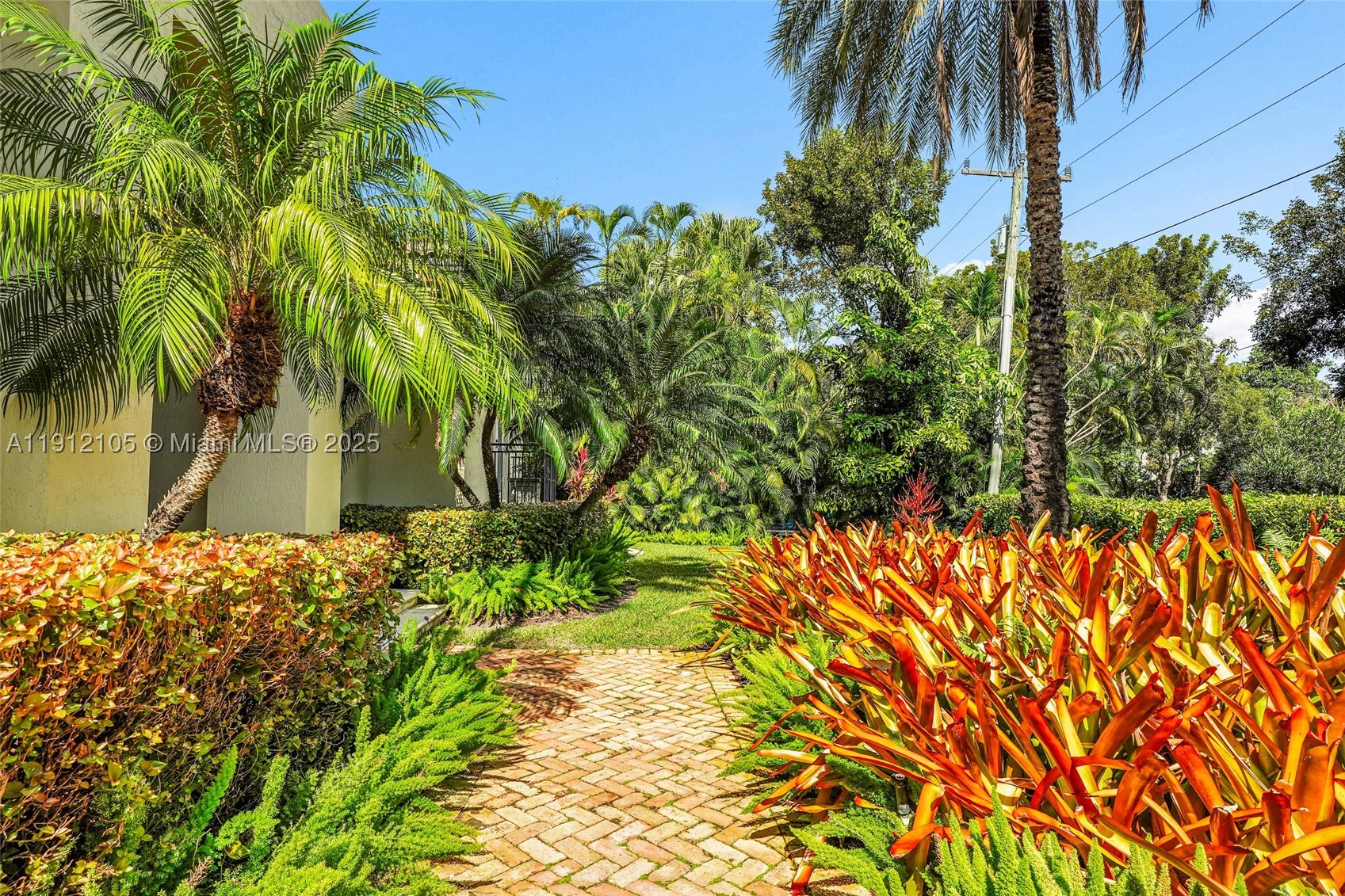 550 Harbor Dr, Key Biscayne FL 33149