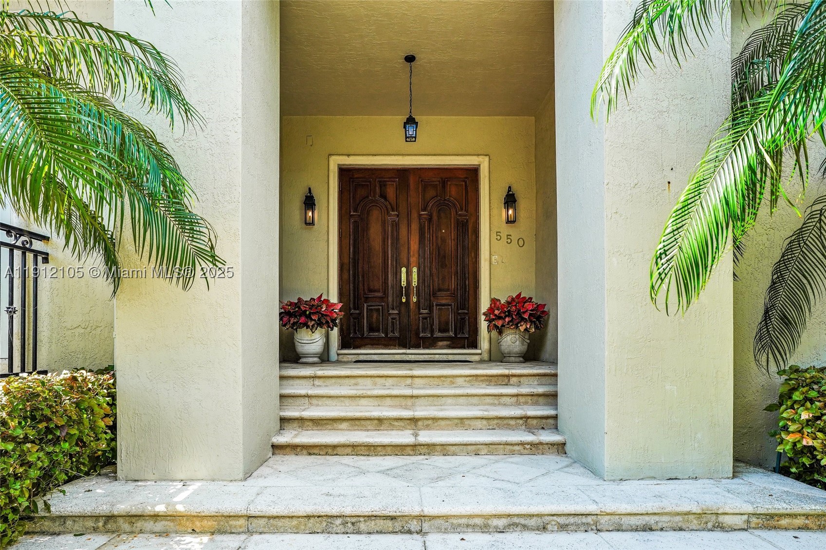 550 Harbor Dr, Key Biscayne FL 33149