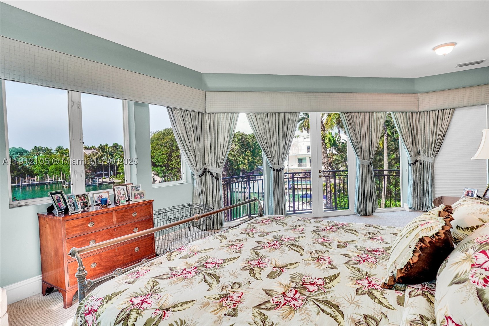 550 Harbor Dr, Key Biscayne FL 33149