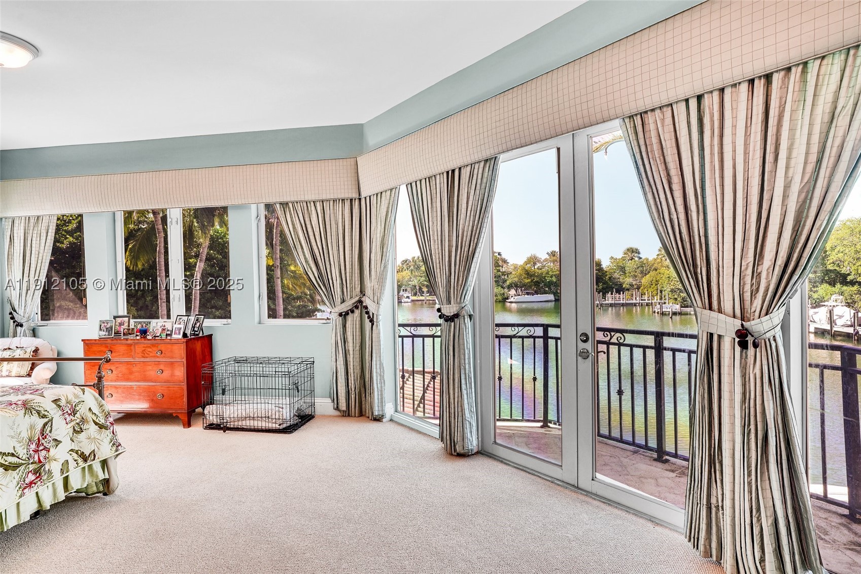 550 Harbor Dr, Key Biscayne FL 33149