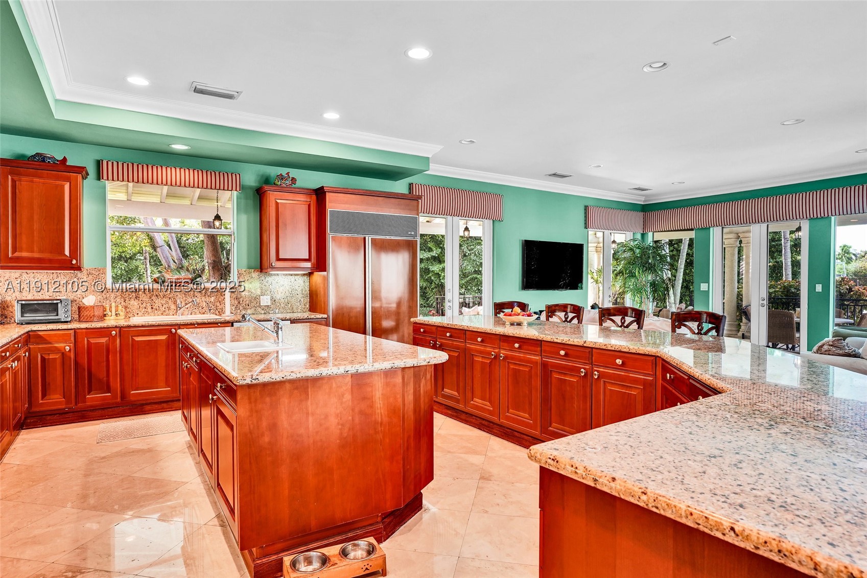 550 Harbor Dr, Key Biscayne FL 33149