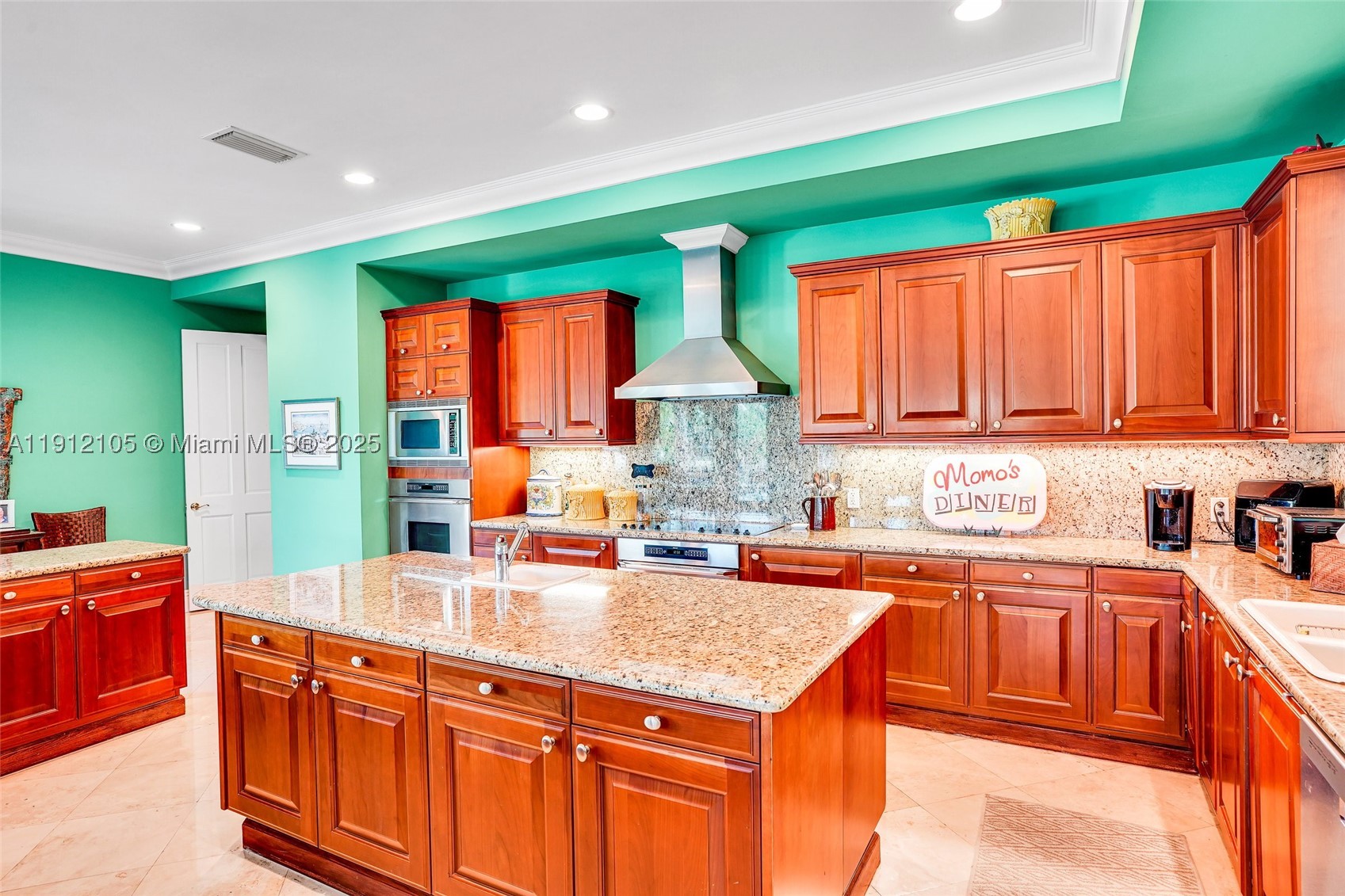 550 Harbor Dr, Key Biscayne FL 33149