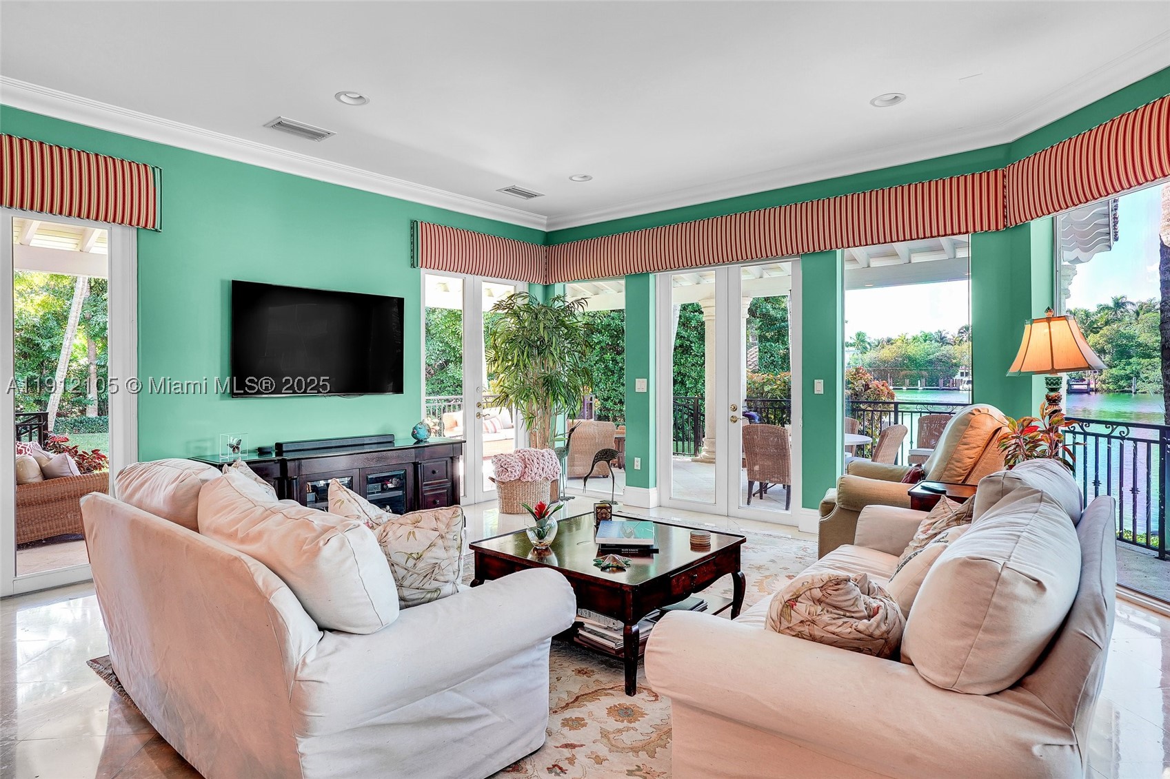 550 Harbor Dr, Key Biscayne FL 33149