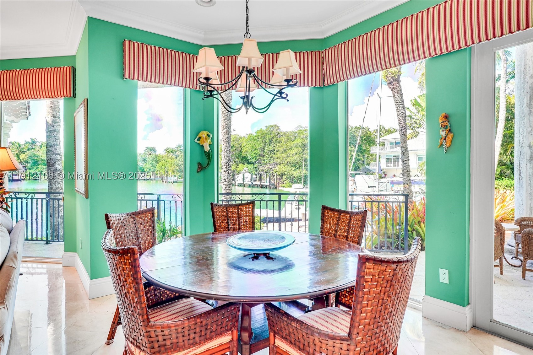 550 Harbor Dr, Key Biscayne FL 33149