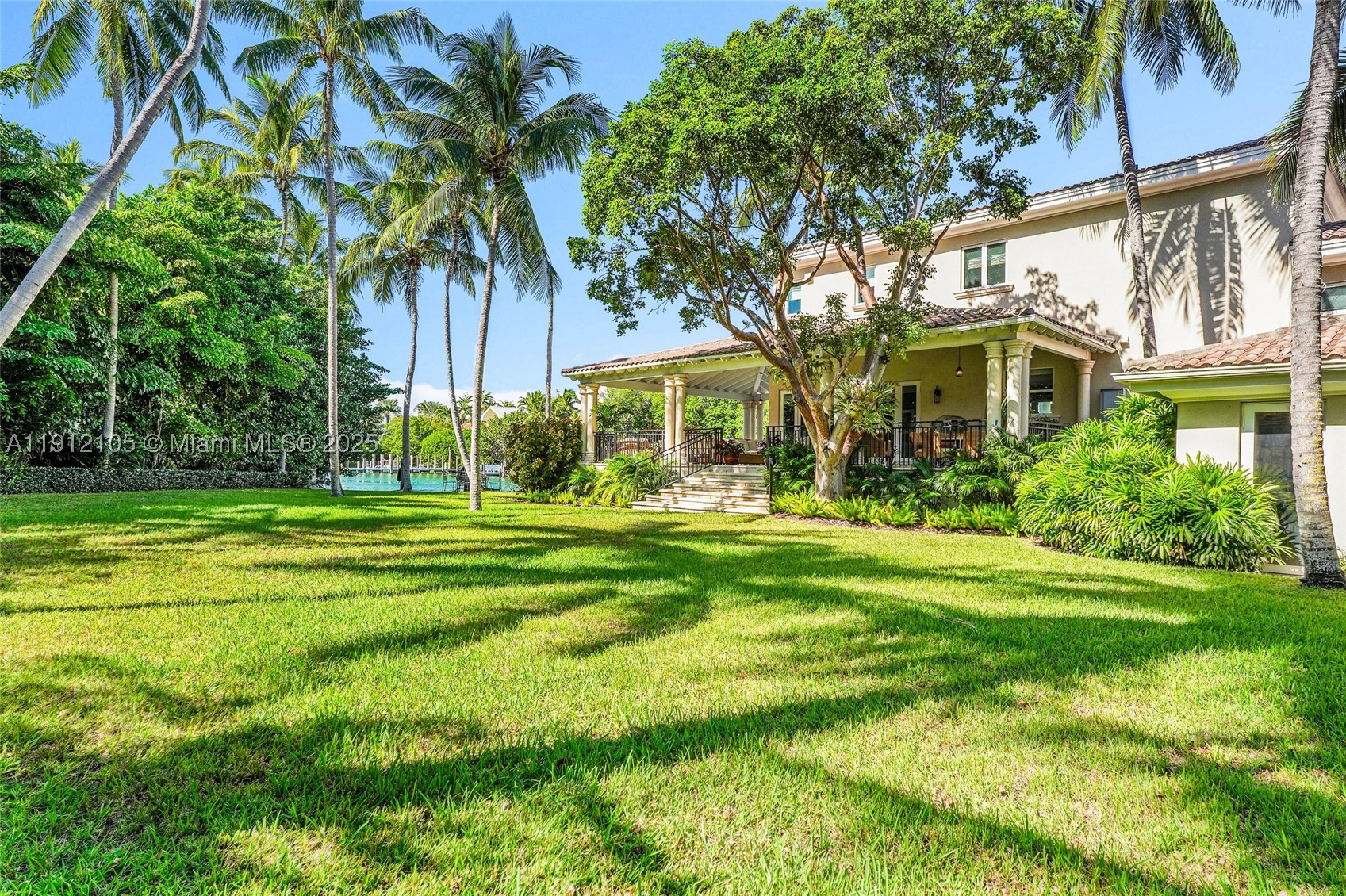 550 Harbor Dr, Key Biscayne FL 33149