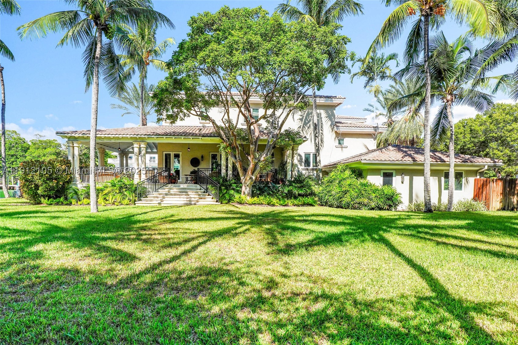 550 Harbor Dr, Key Biscayne FL 33149