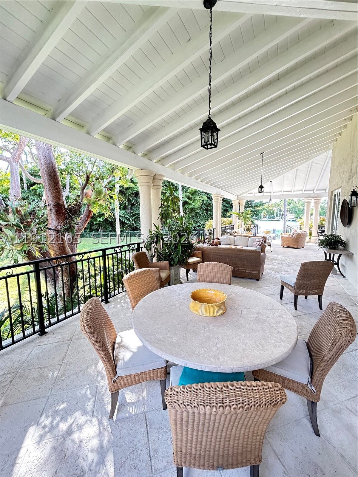 550 Harbor Dr, Key Biscayne FL 33149