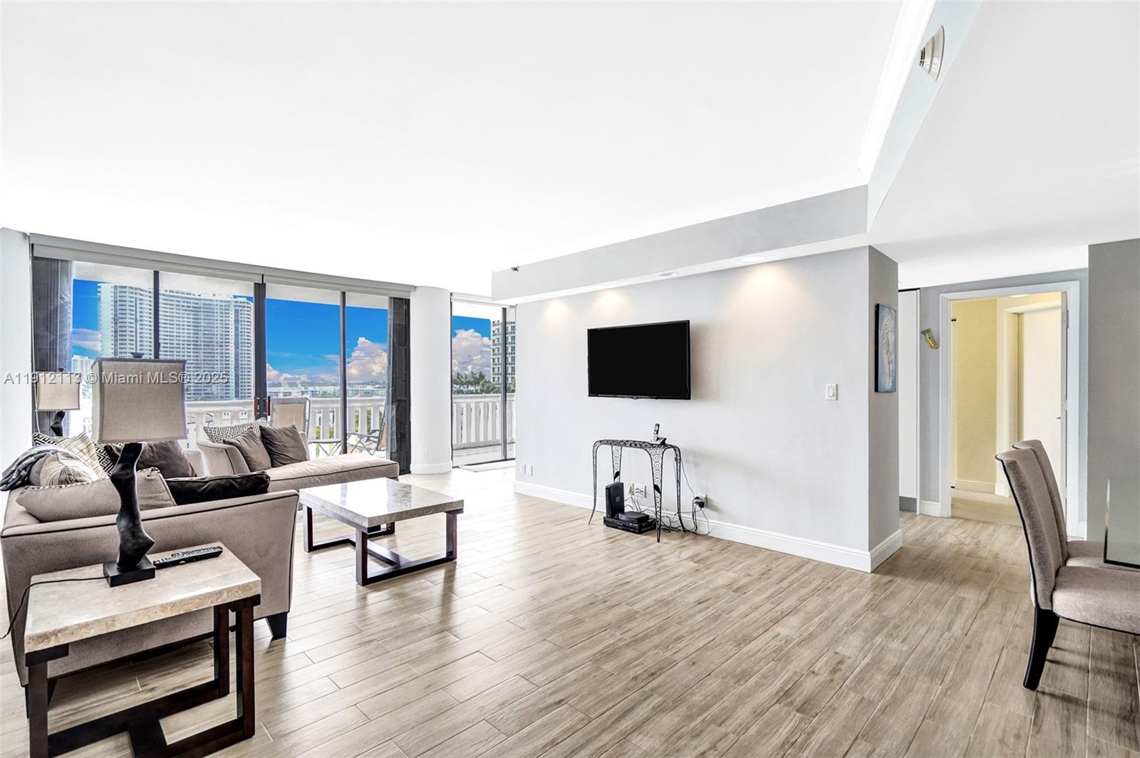 3000 Island Blvd #903, Aventura FL 33160