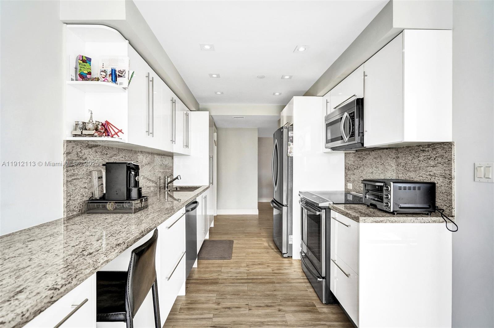 3000 Island Blvd #903, Aventura FL 33160
