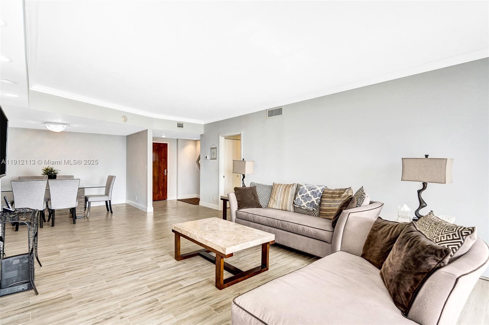 3000 Island Blvd #903, Aventura FL 33160