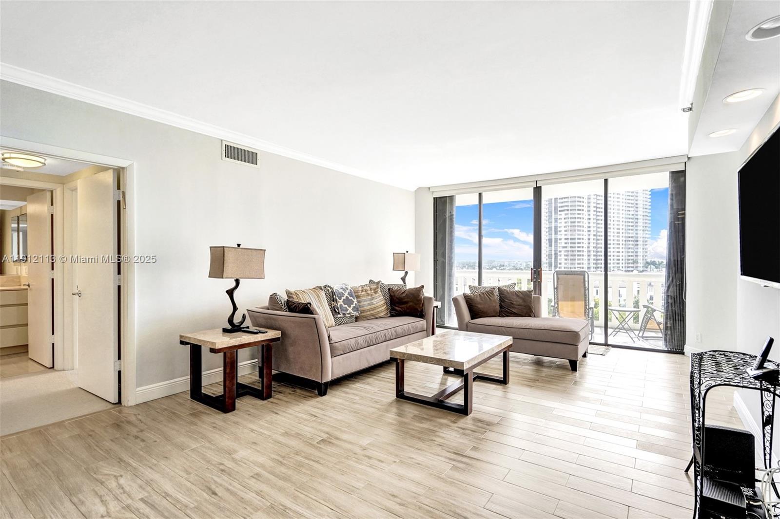 3000 Island Blvd #903, Aventura FL 33160