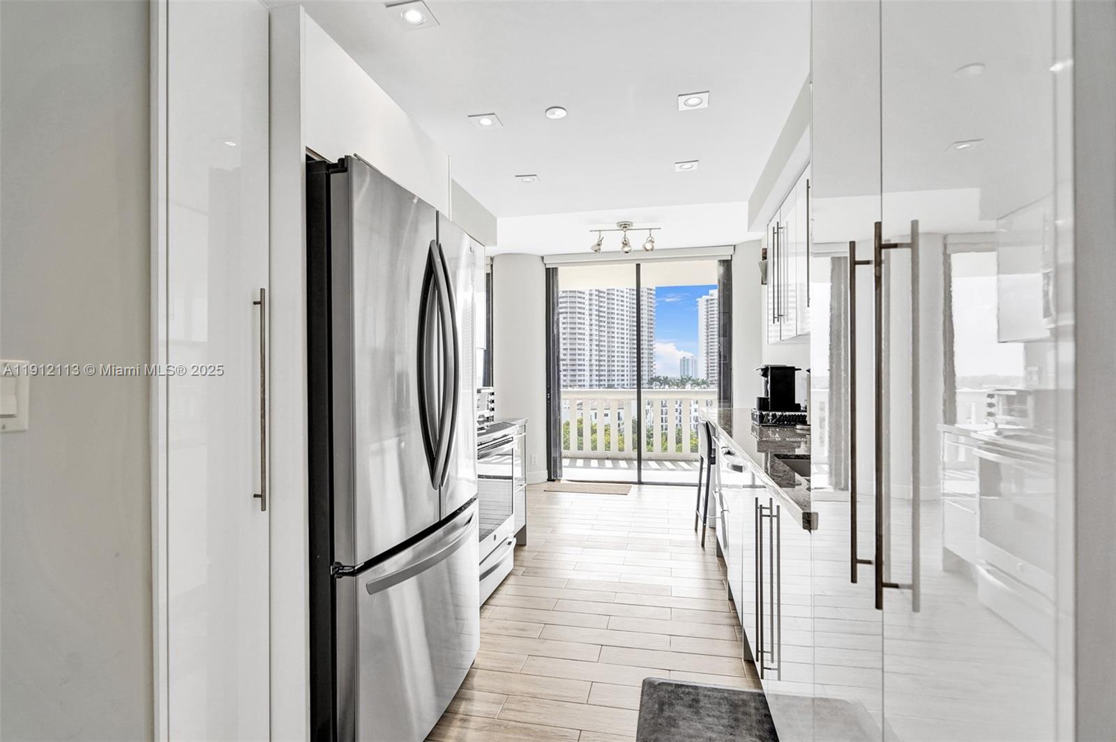 3000 Island Blvd #903, Aventura FL 33160