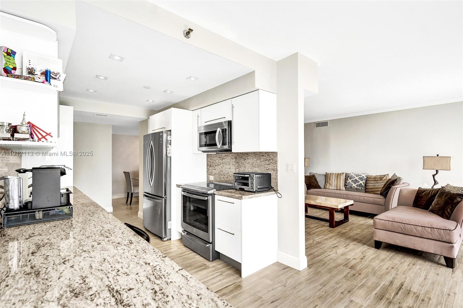 3000 Island Blvd #903, Aventura FL 33160