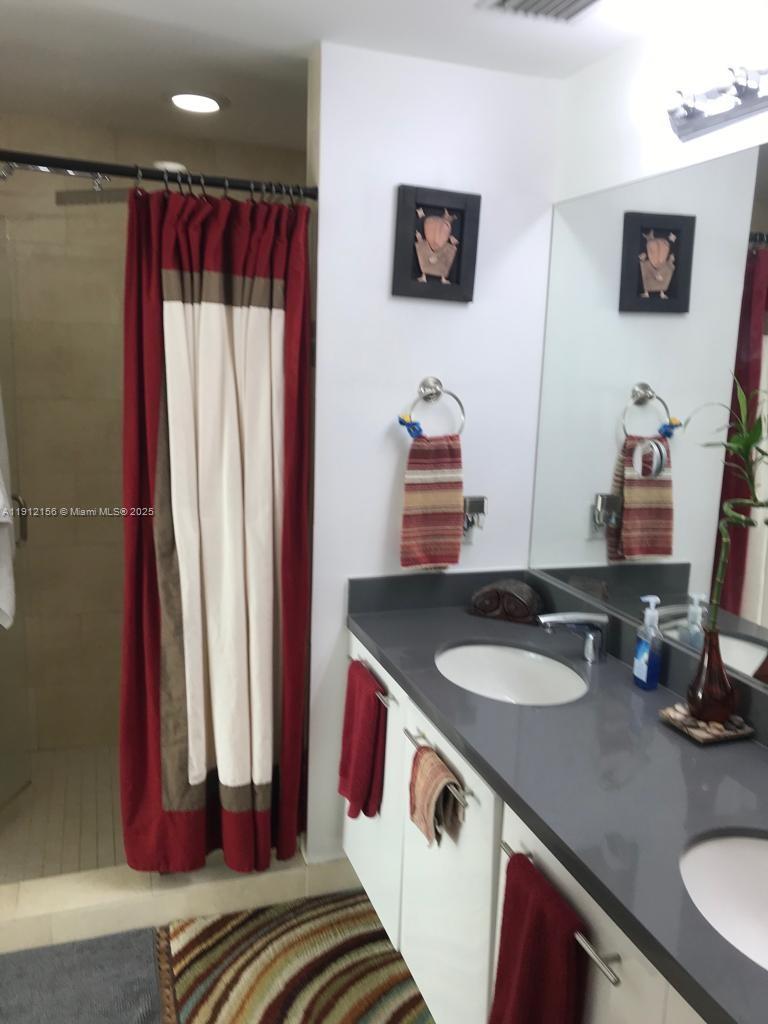90 SW 3rd St #2911, Miami FL 33130