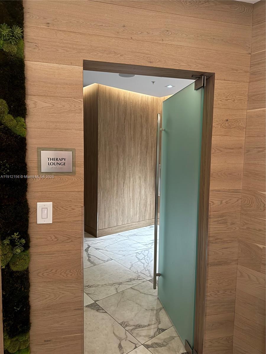 90 SW 3rd St #2911, Miami FL 33130