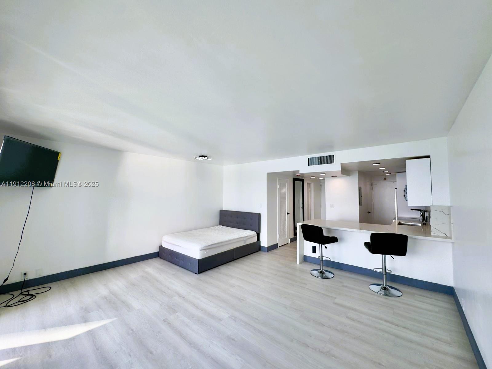 1000 West Ave #819, Miami Beach FL 33139