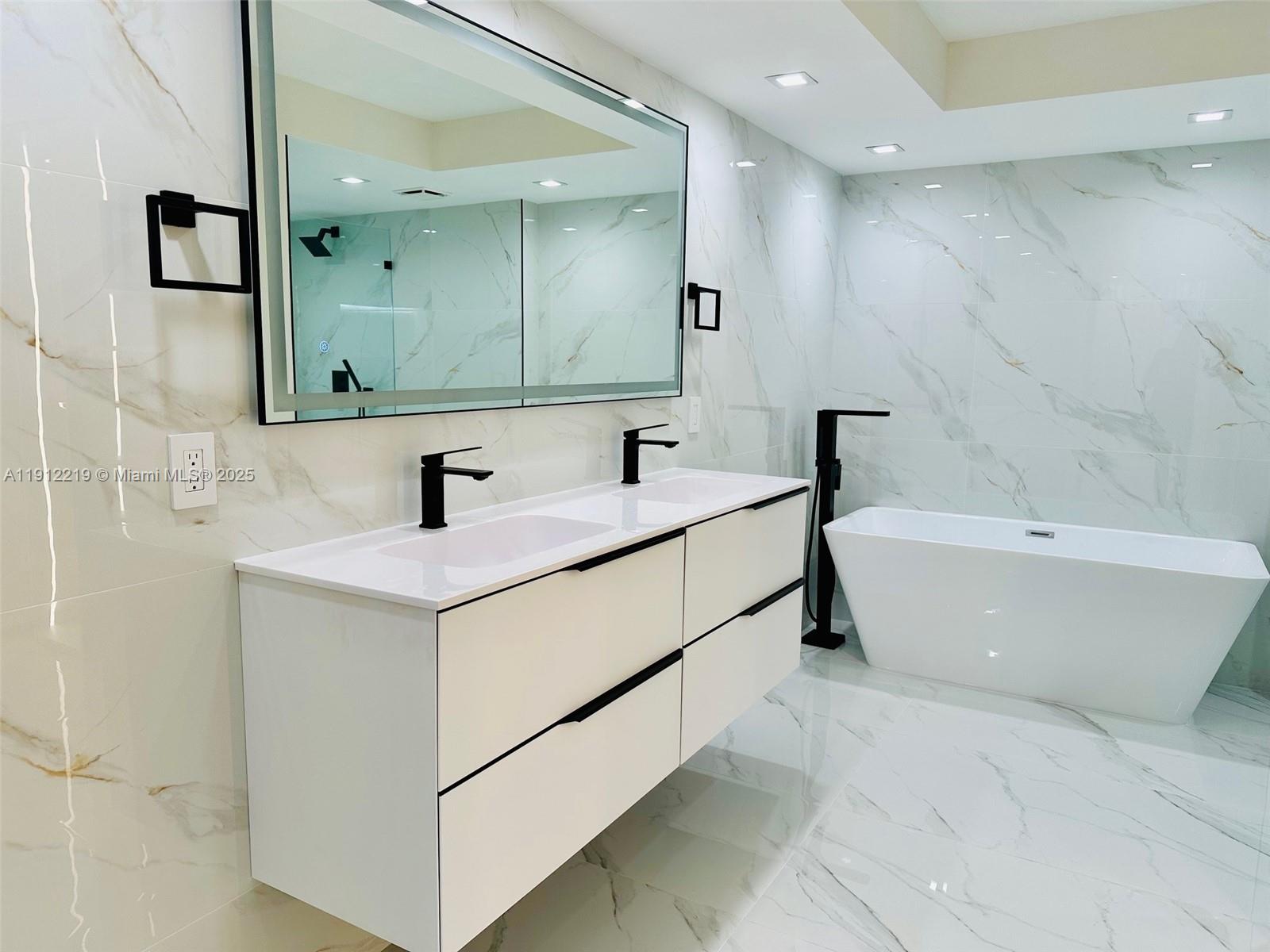 3500 Mystic Pointe Dr #1107, Aventura FL 33180