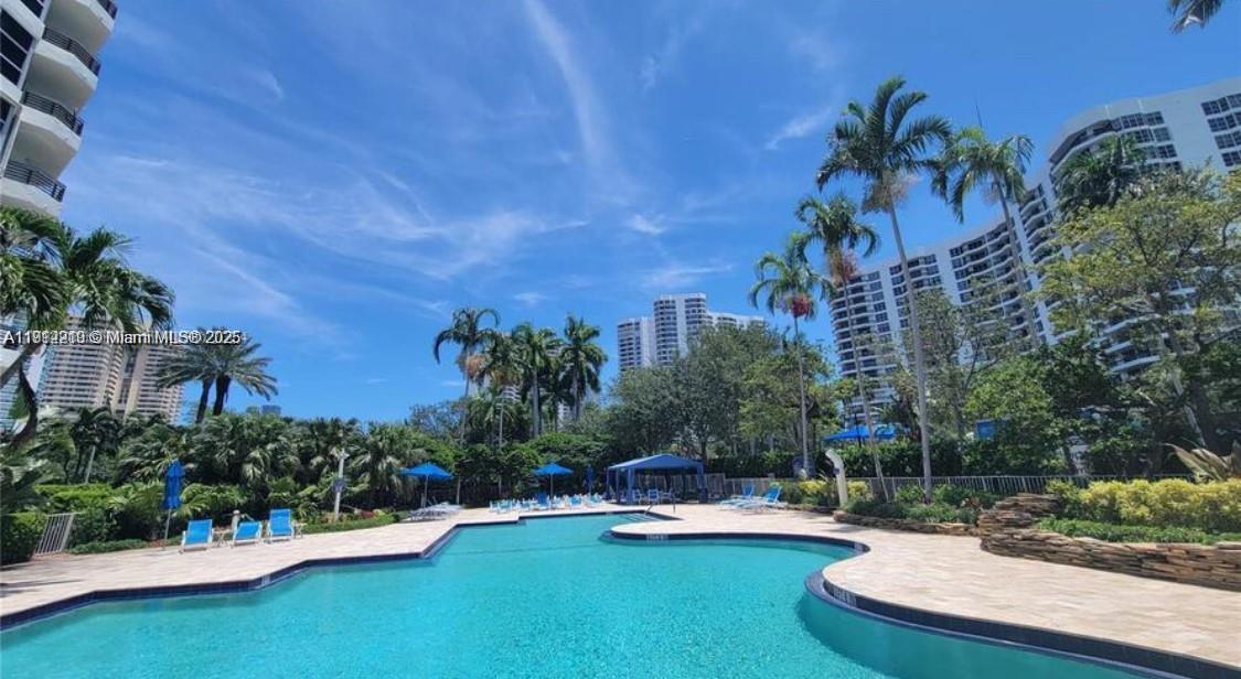3500 Mystic Pointe Dr #1107, Aventura FL 33180