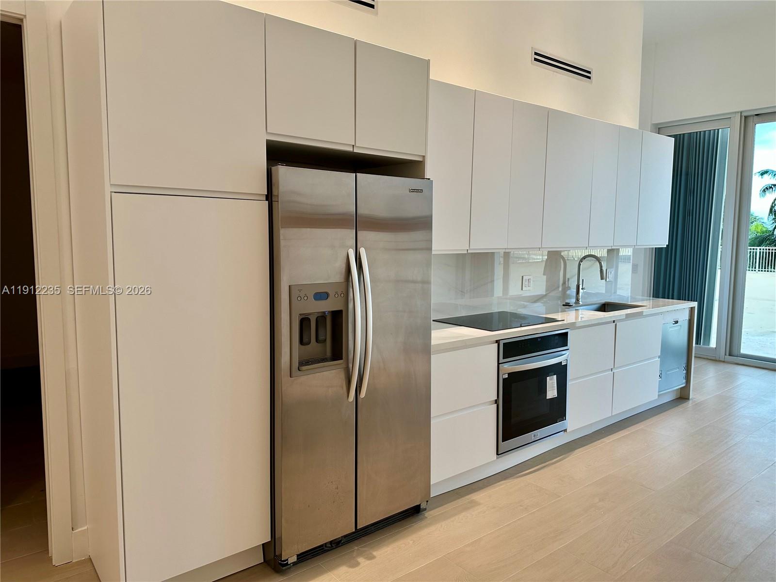 881 OCEAN DR #L3, Key Biscayne FL 33149