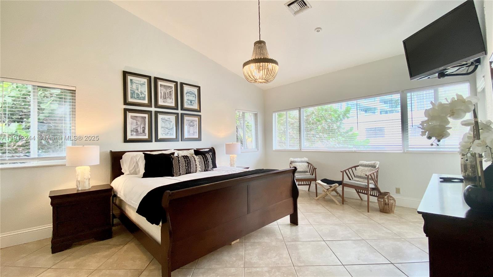302 Balboa St #0, Hollywood FL 33019