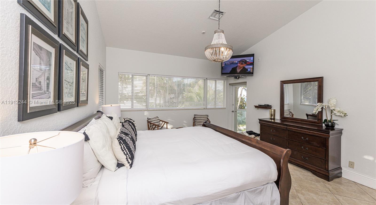 302 Balboa St #0, Hollywood FL 33019