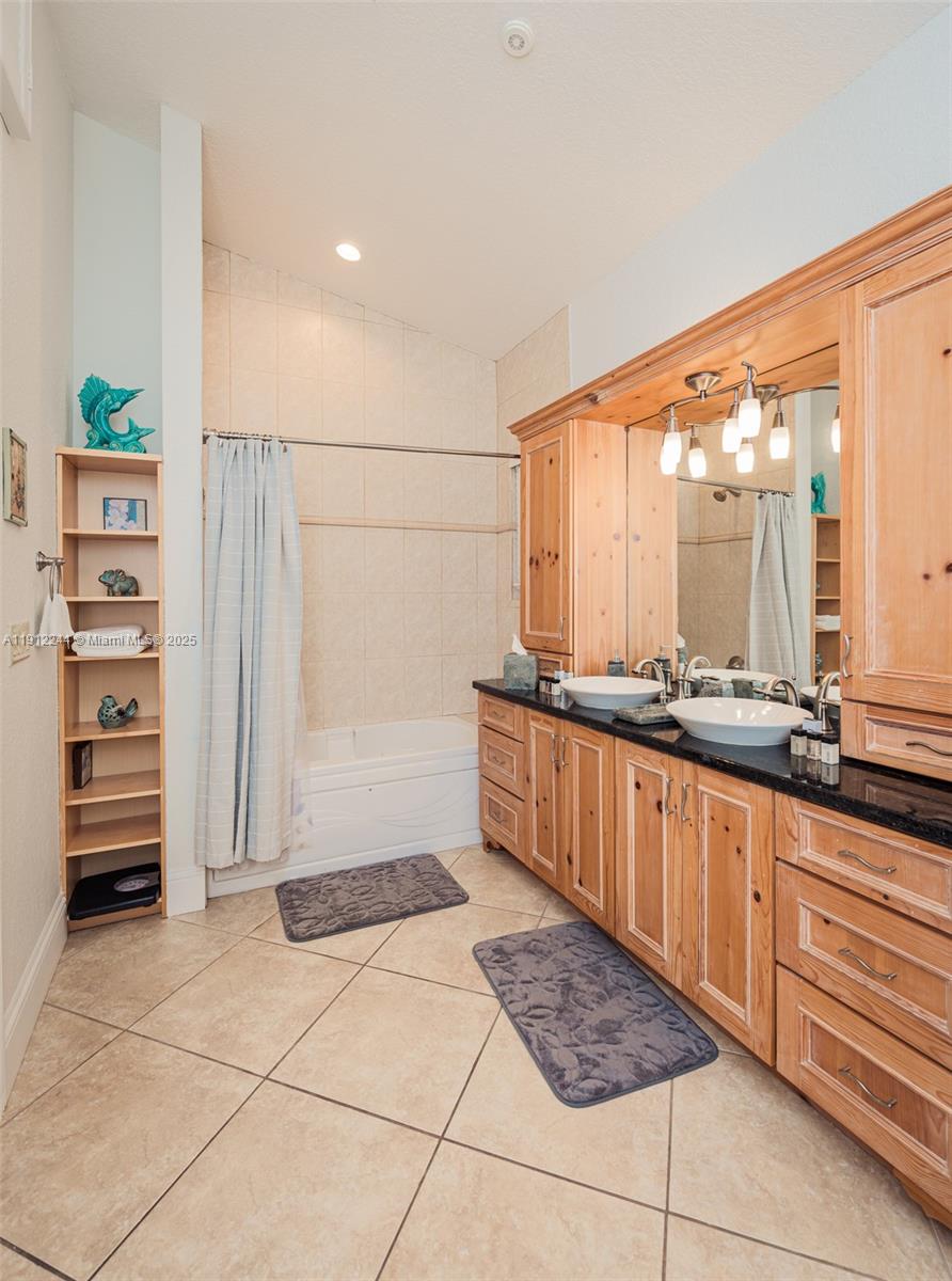 302 Balboa St #0, Hollywood FL 33019