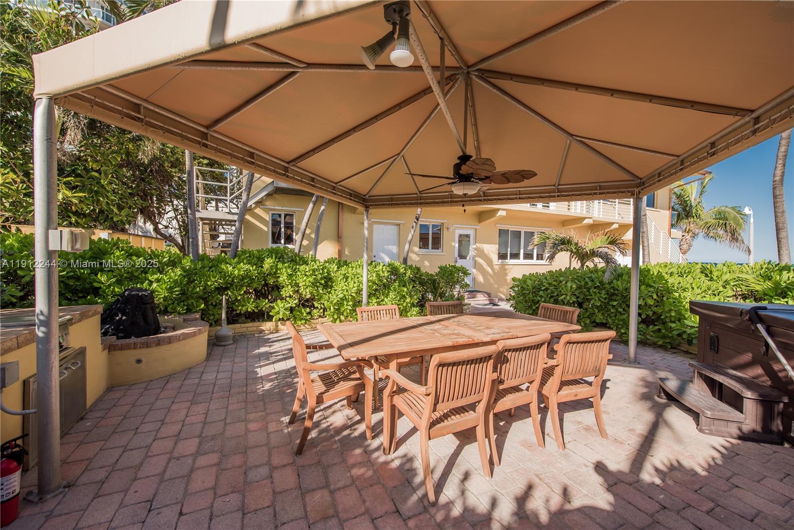 302 Balboa St #0, Hollywood FL 33019