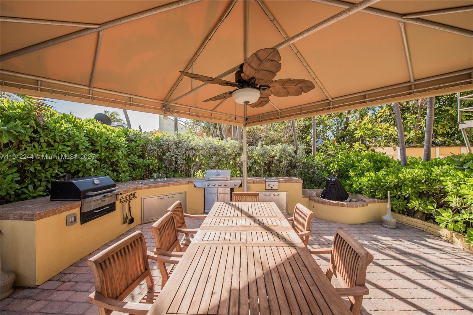 302 Balboa St #0, Hollywood FL 33019