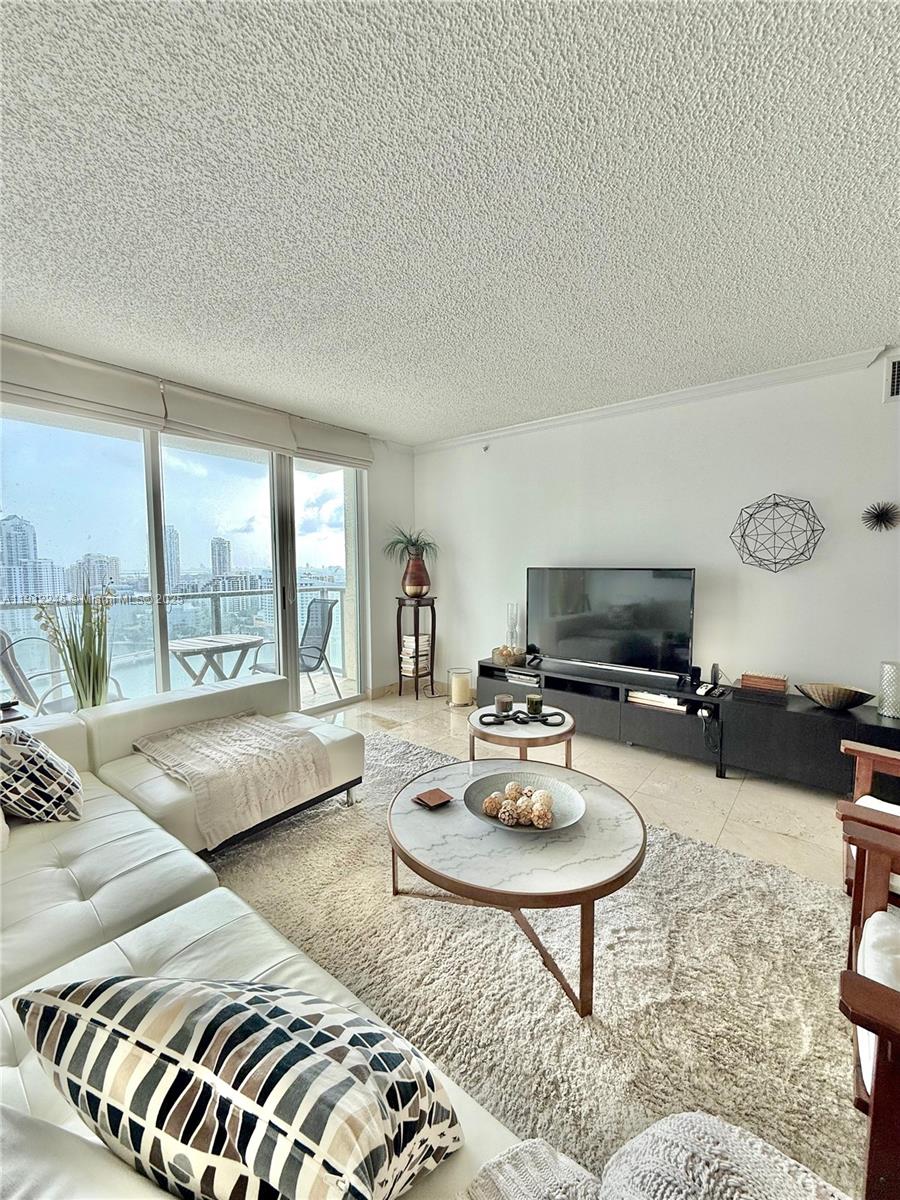1155 BRICKELL BAY DR #2708, Miami FL 33131