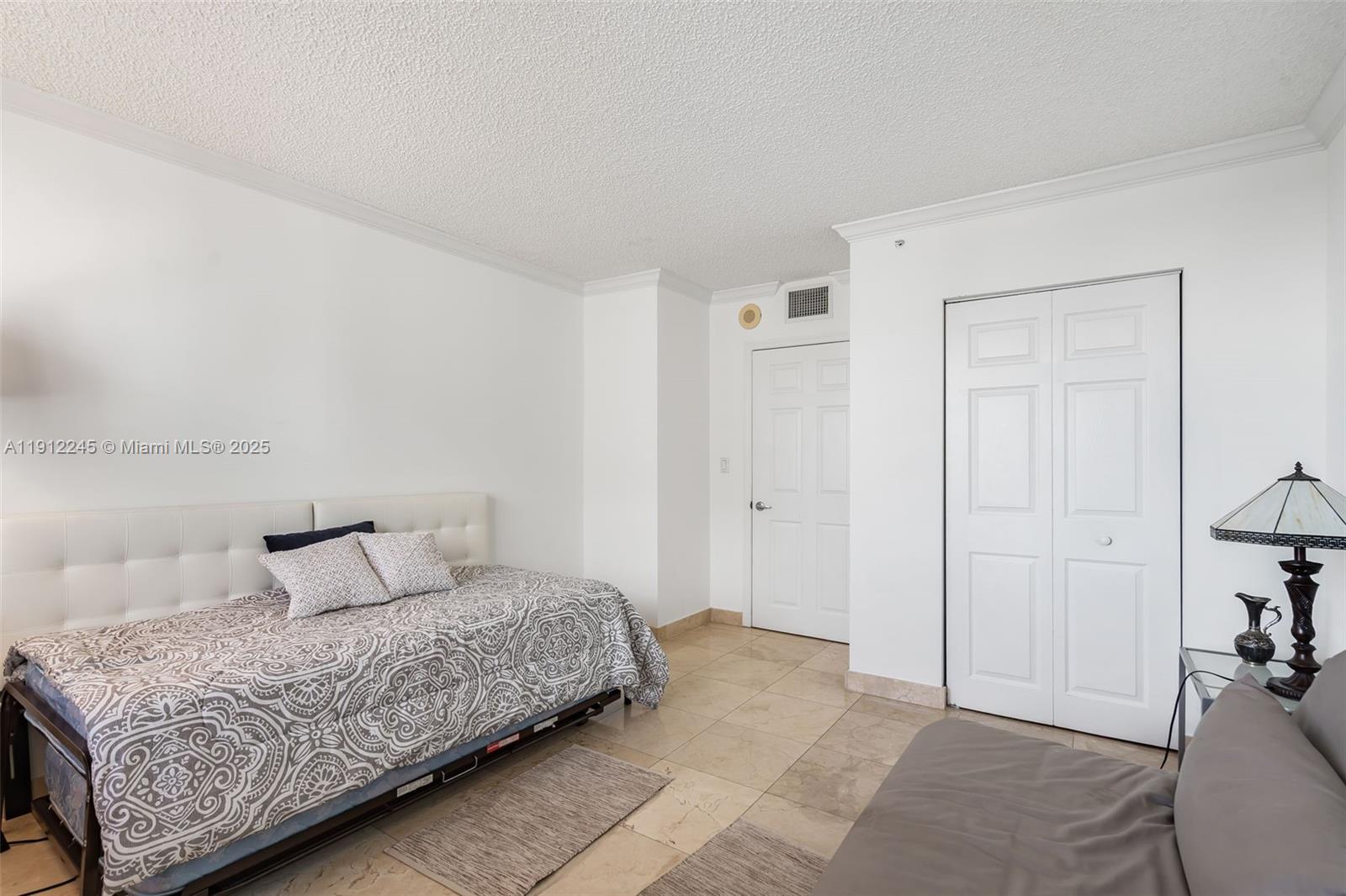 1155 BRICKELL BAY DR #2708, Miami FL 33131