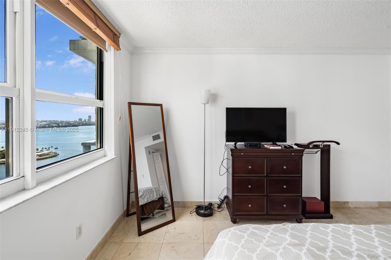 1155 BRICKELL BAY DR #2708, Miami FL 33131
