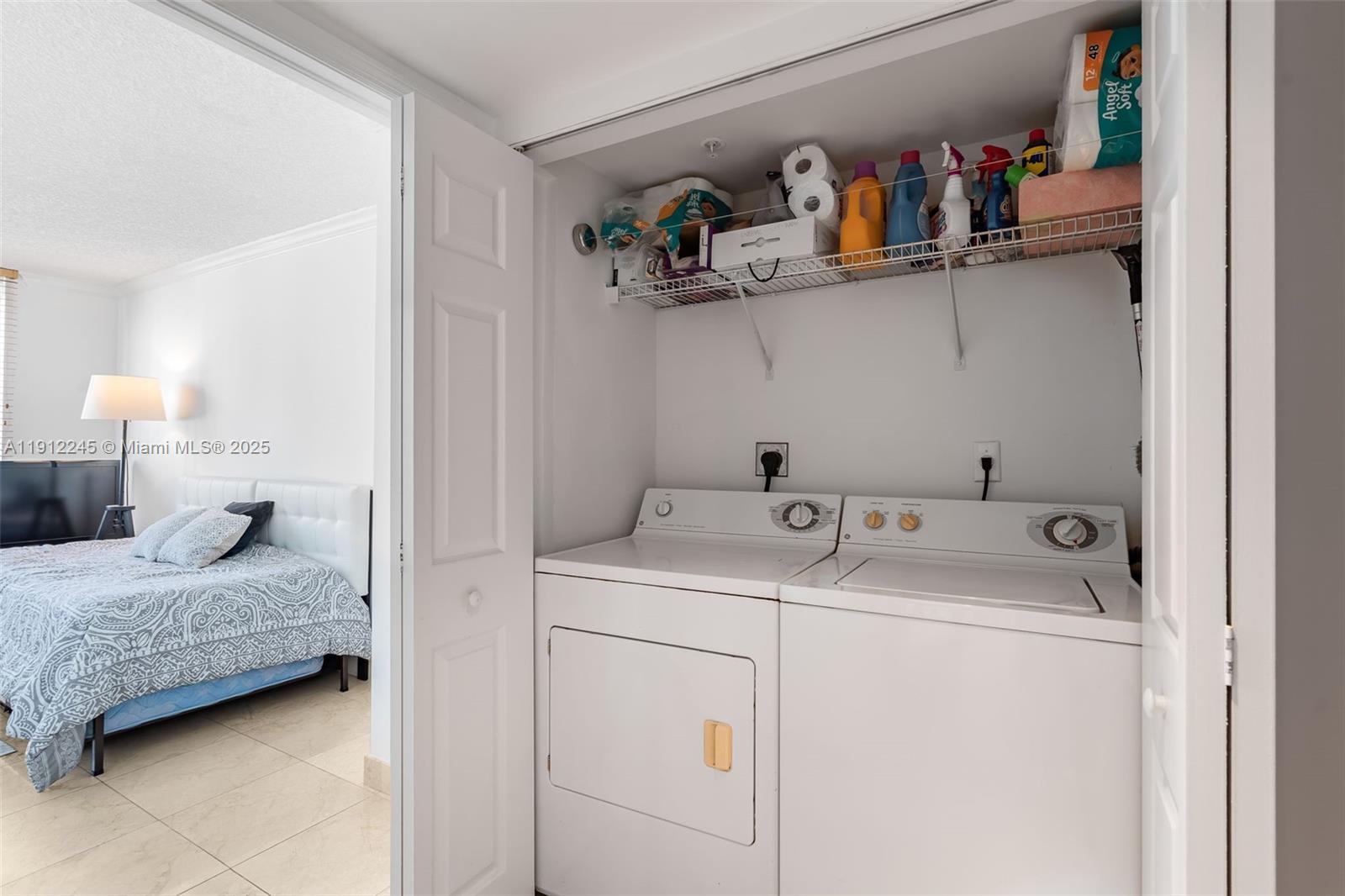 1155 BRICKELL BAY DR #2708, Miami FL 33131