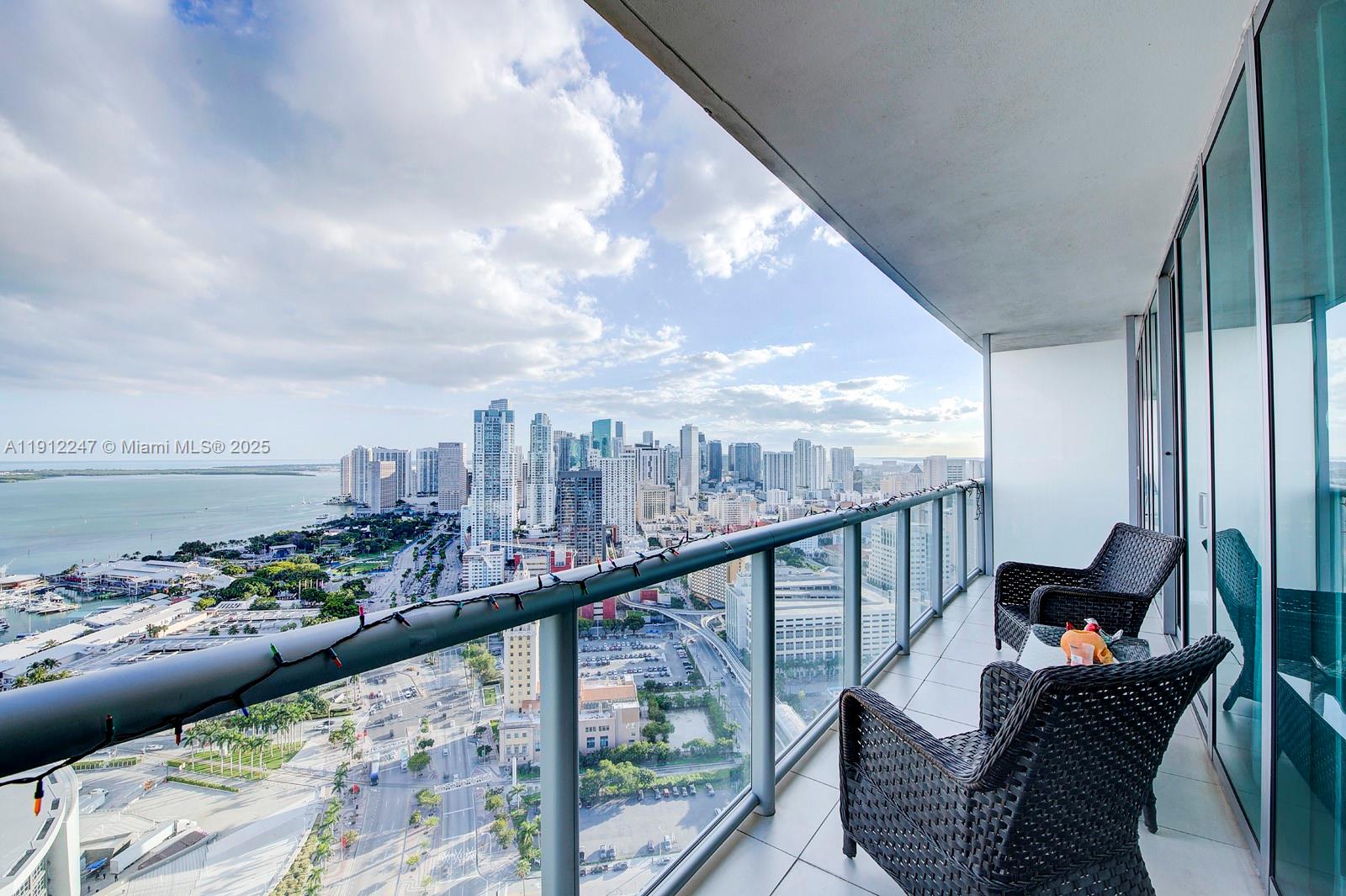 888 Biscayne Blvd #4007, Miami FL 33132