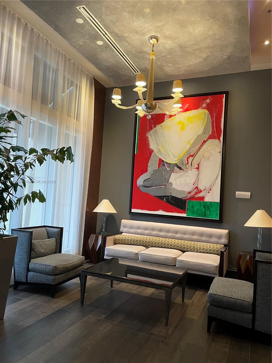 244 Biscayne Blvd #3404, Miami FL 33132