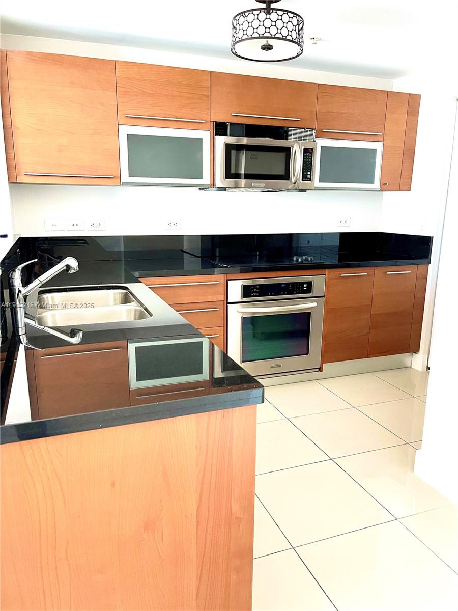 244 Biscayne Blvd #3404, Miami FL 33132