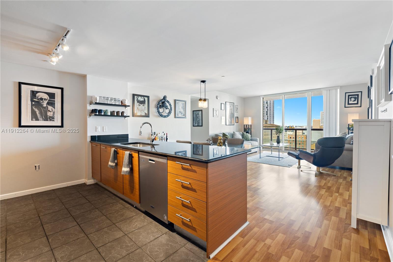 50 Biscayne blvd #1611, Miami FL 33132