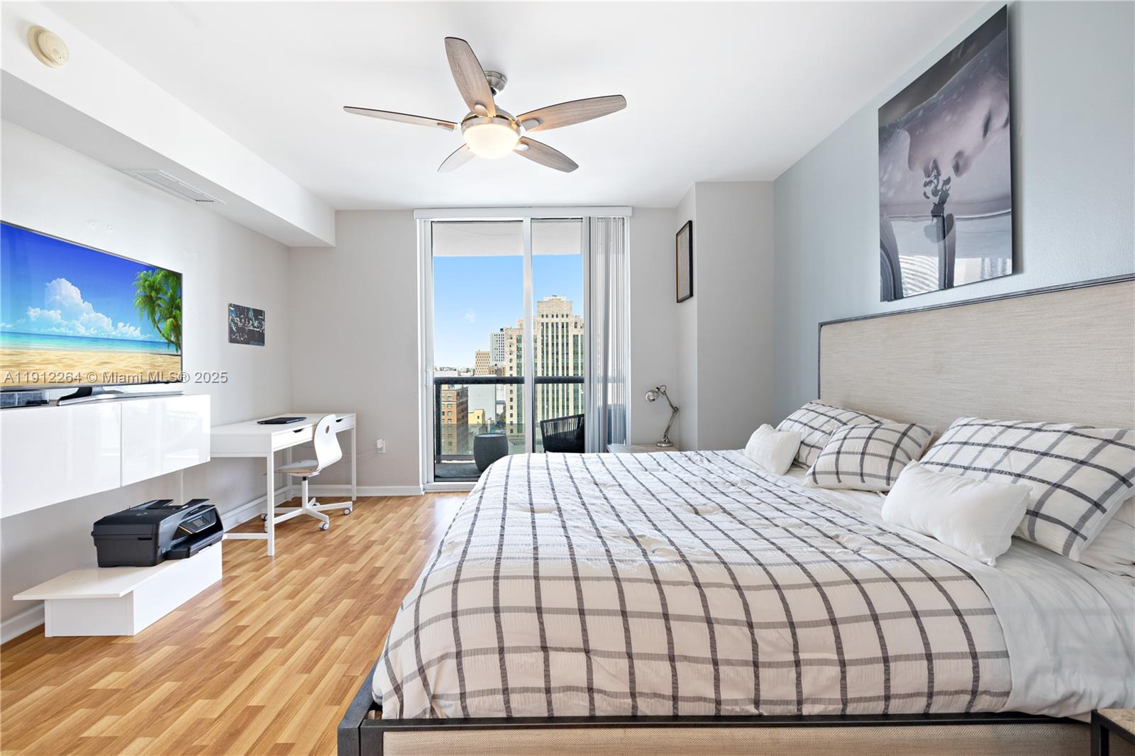 50 Biscayne blvd #1611, Miami FL 33132
