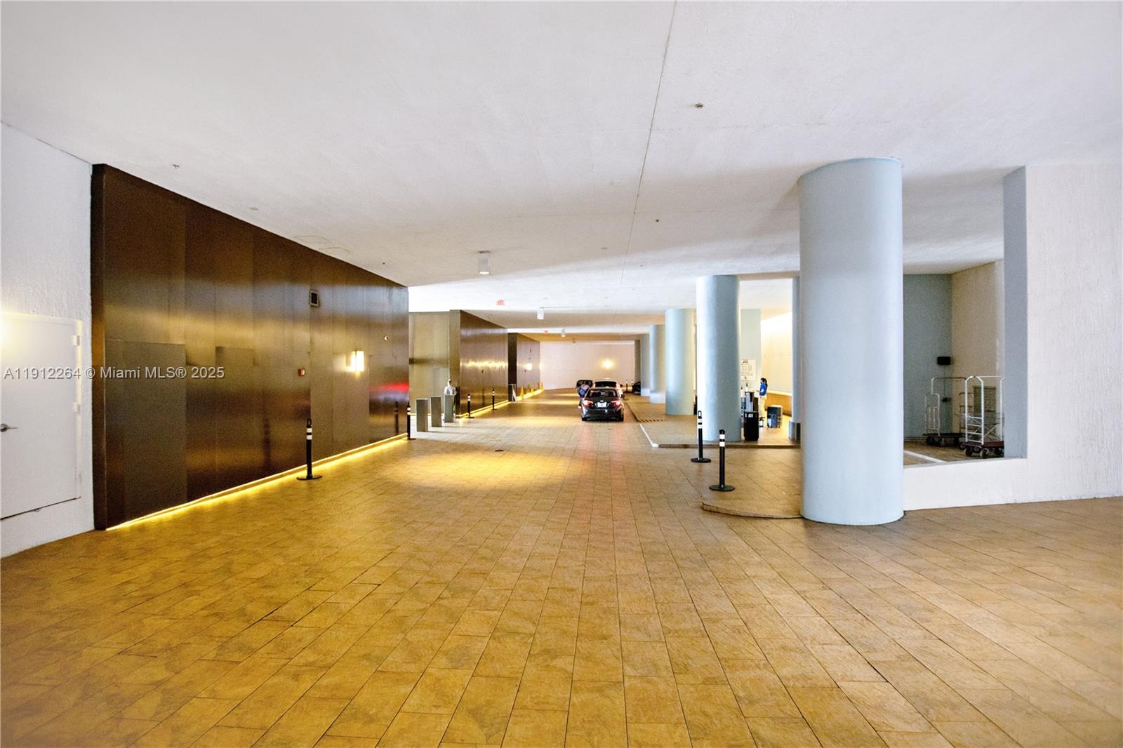 50 Biscayne blvd #1611, Miami FL 33132