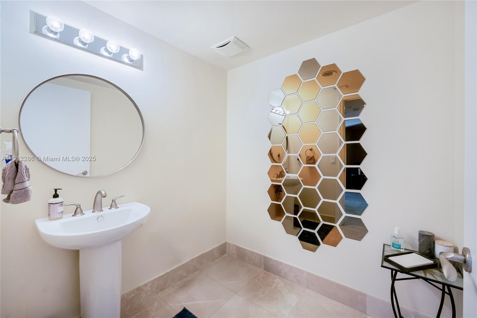 3301 NE 183rd St #1607, Aventura FL 33160