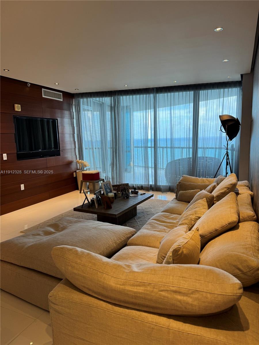 17121 Collins Ave #1905, Sunny Isles Beach FL 33160