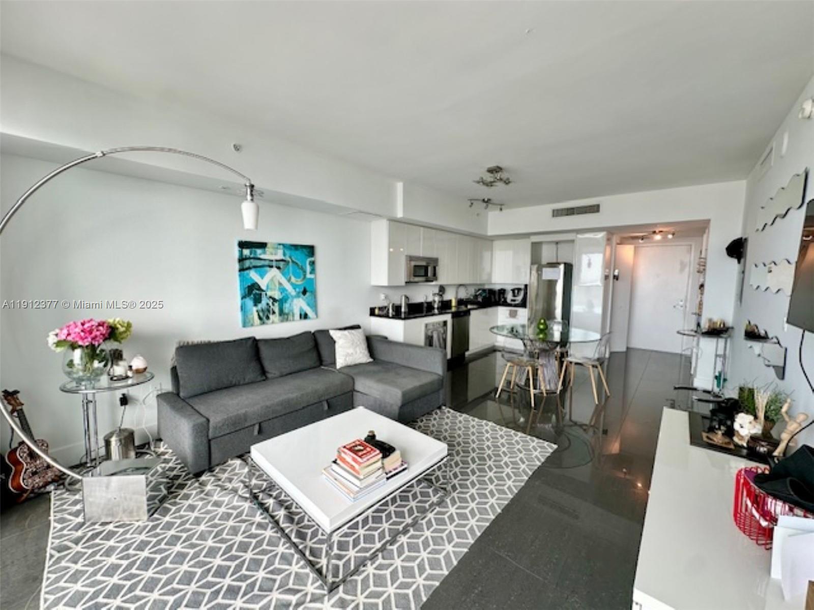 92 SW 3rd St #4107, Miami FL 33130