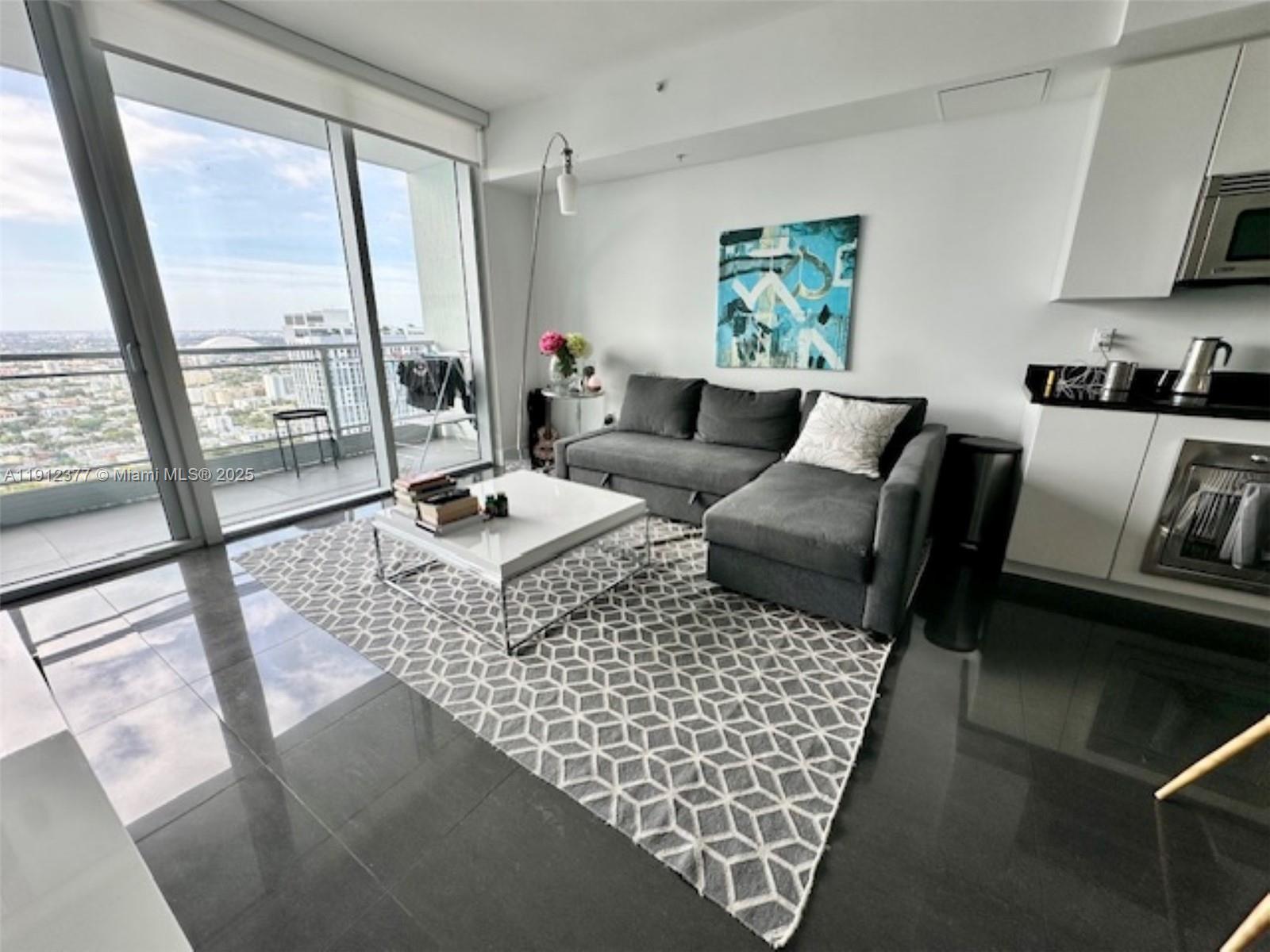 92 SW 3rd St #4107, Miami FL 33130