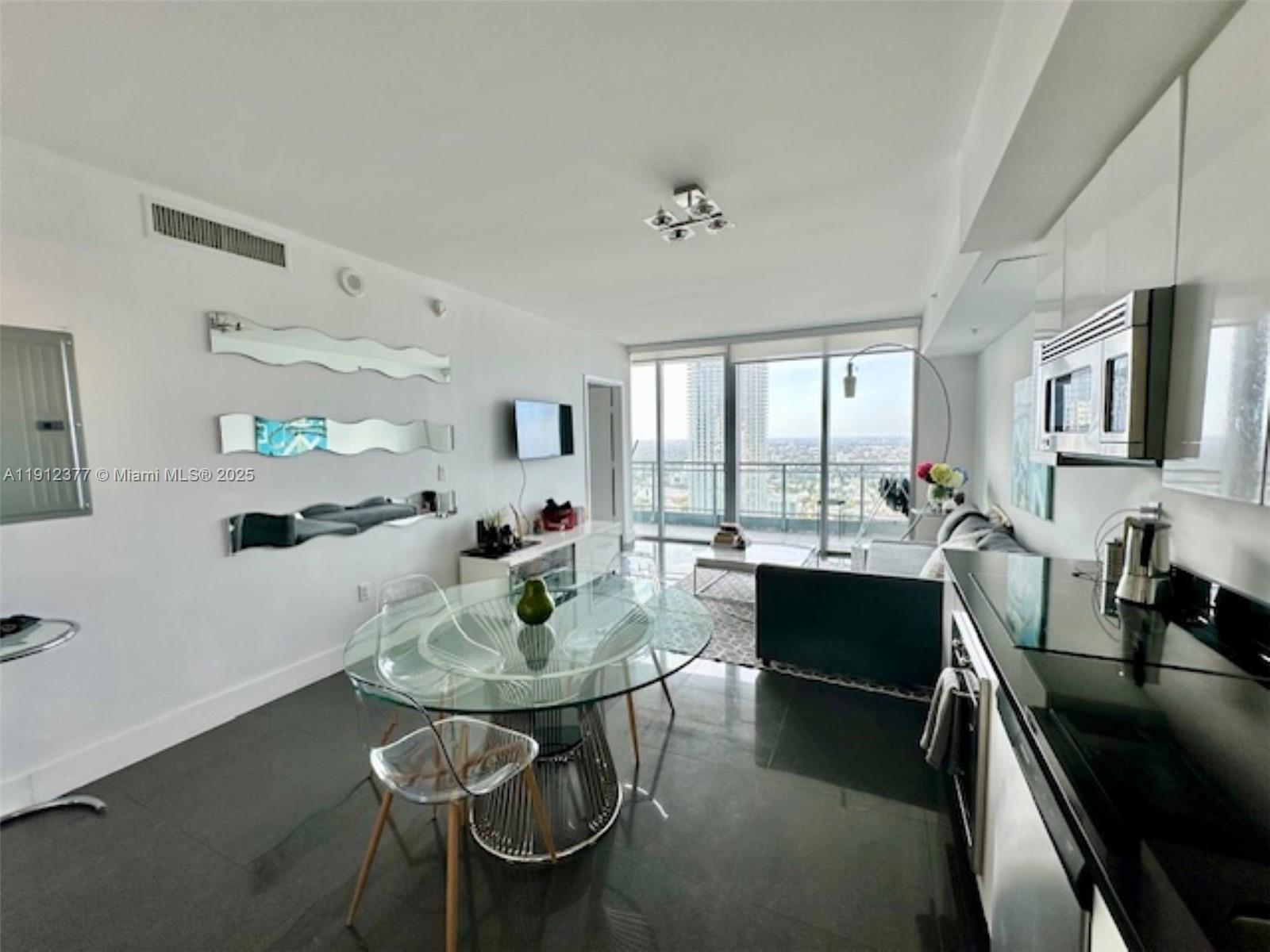 92 SW 3rd St #4107, Miami FL 33130