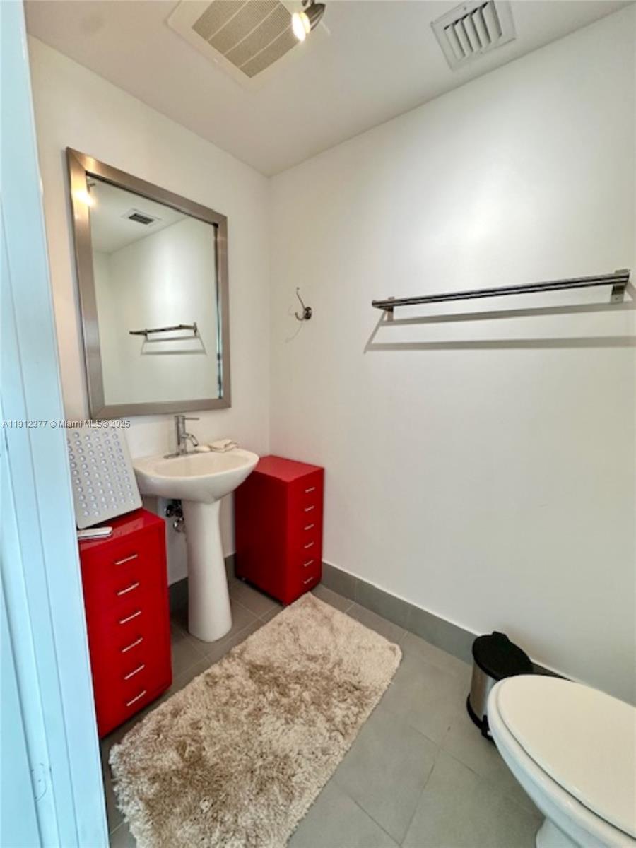 92 SW 3rd St #4107, Miami FL 33130