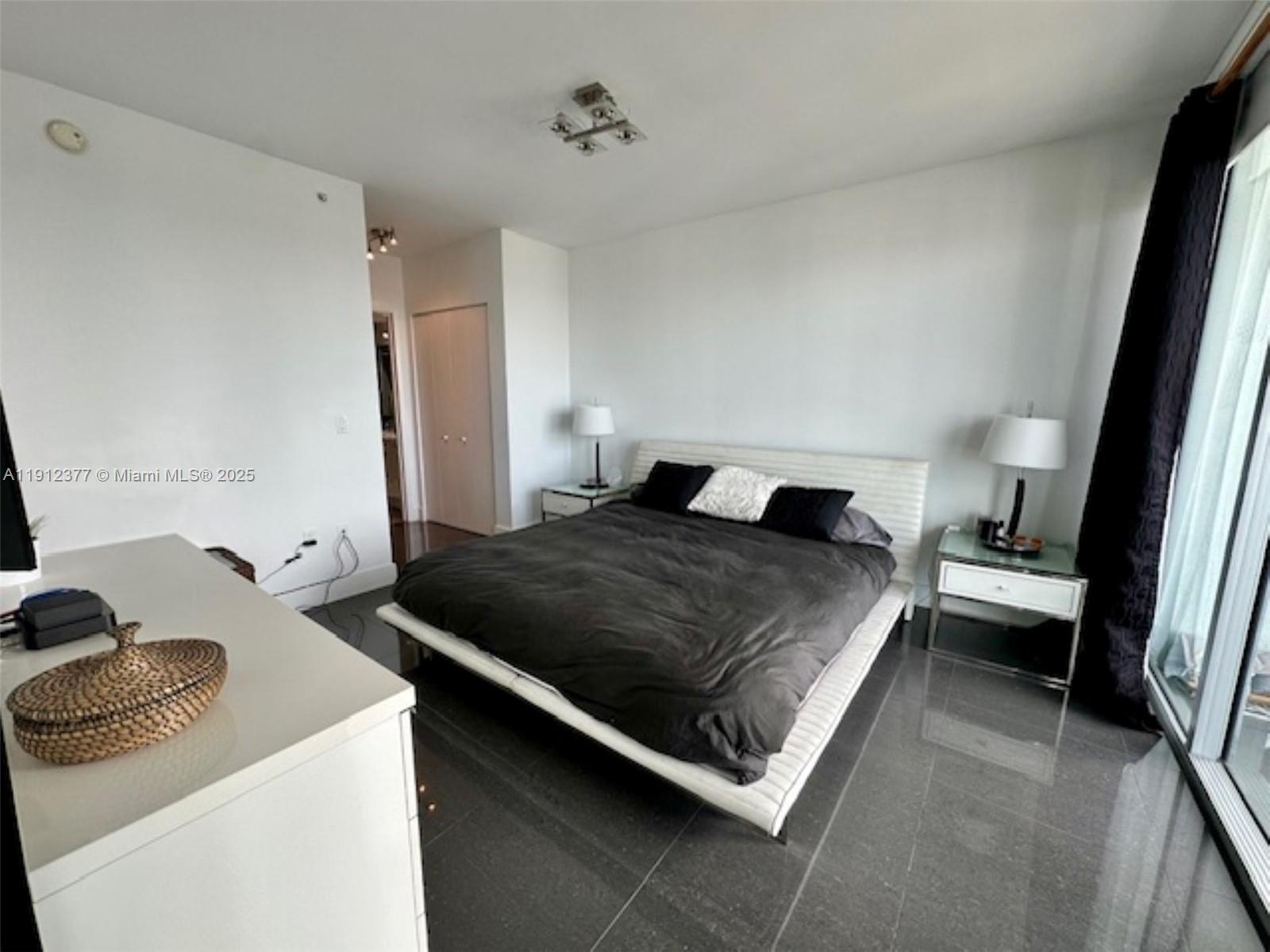 92 SW 3rd St #4107, Miami FL 33130