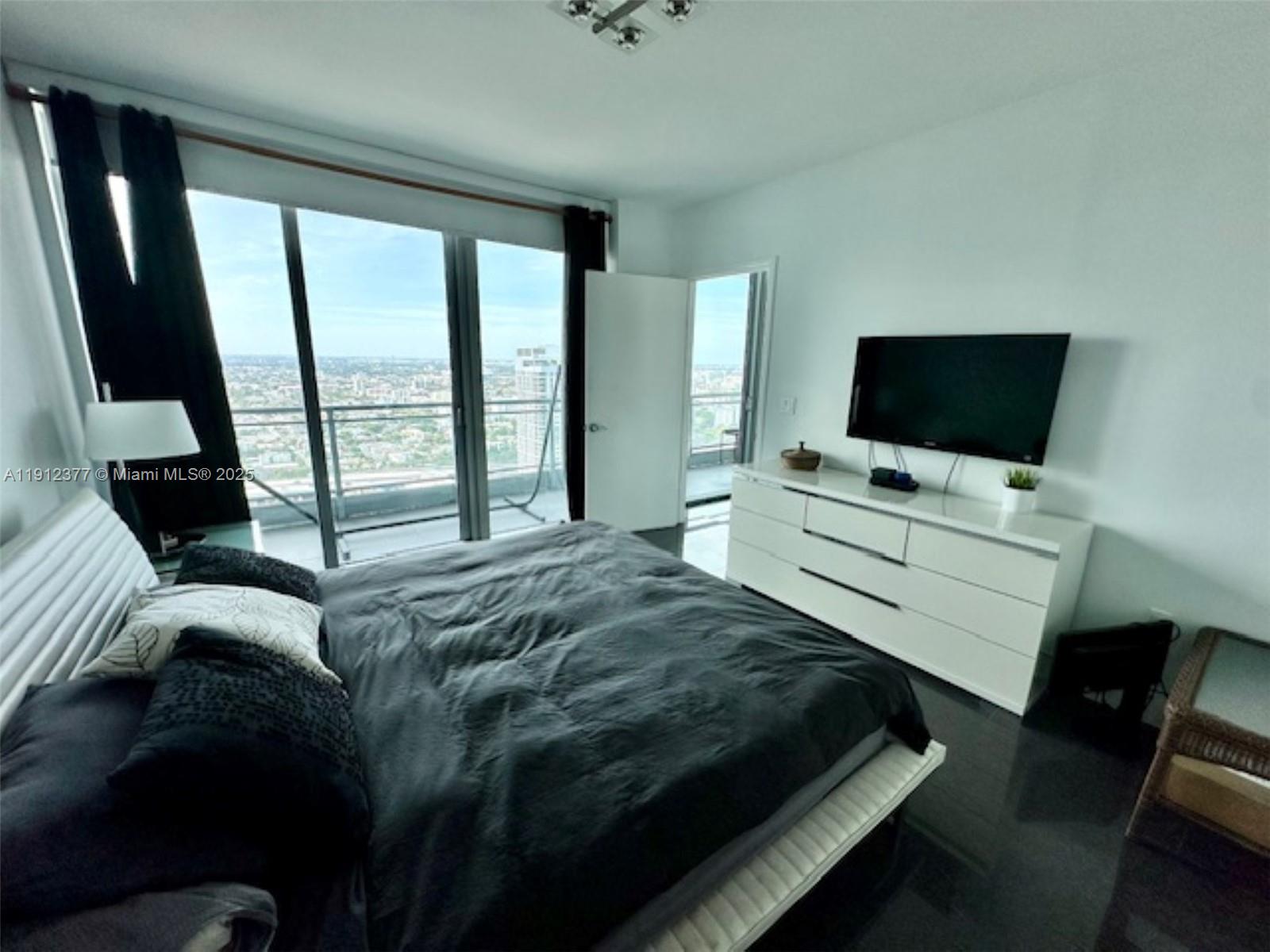 92 SW 3rd St #4107, Miami FL 33130