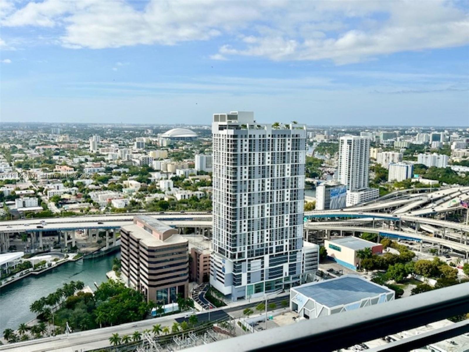 92 SW 3rd St #4107, Miami FL 33130