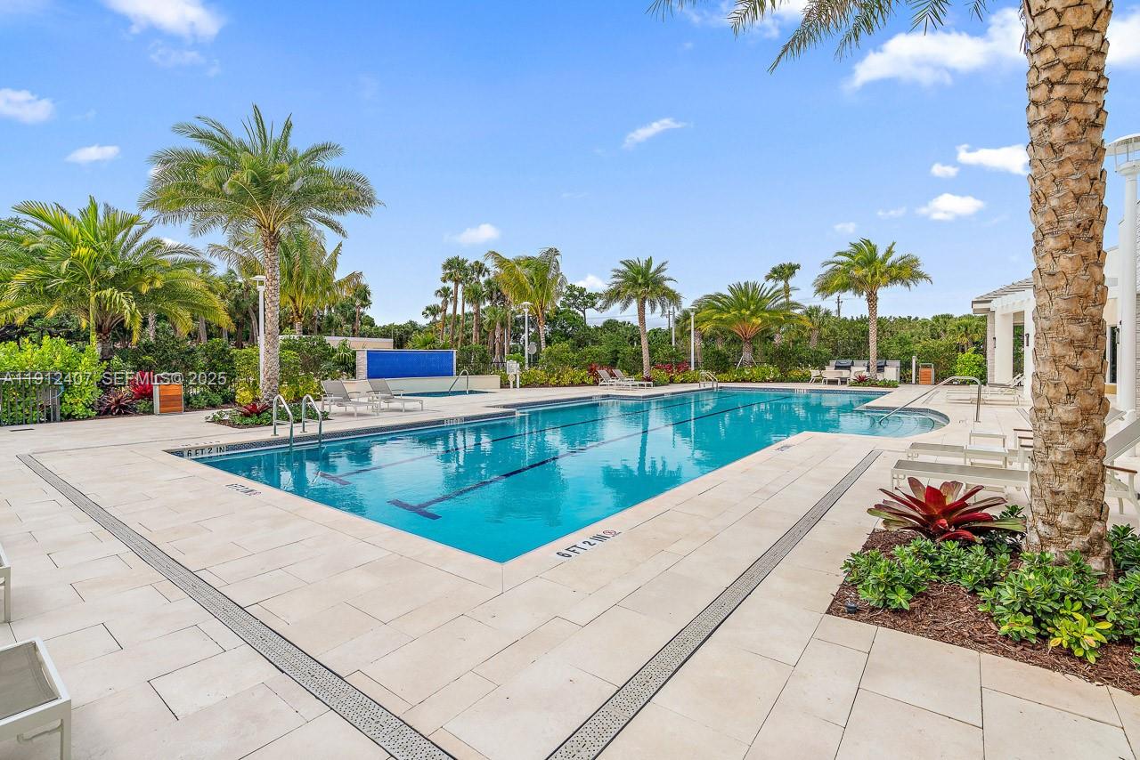 2700 Donald Ross Rd #306, Palm Beach Gardens FL 33410