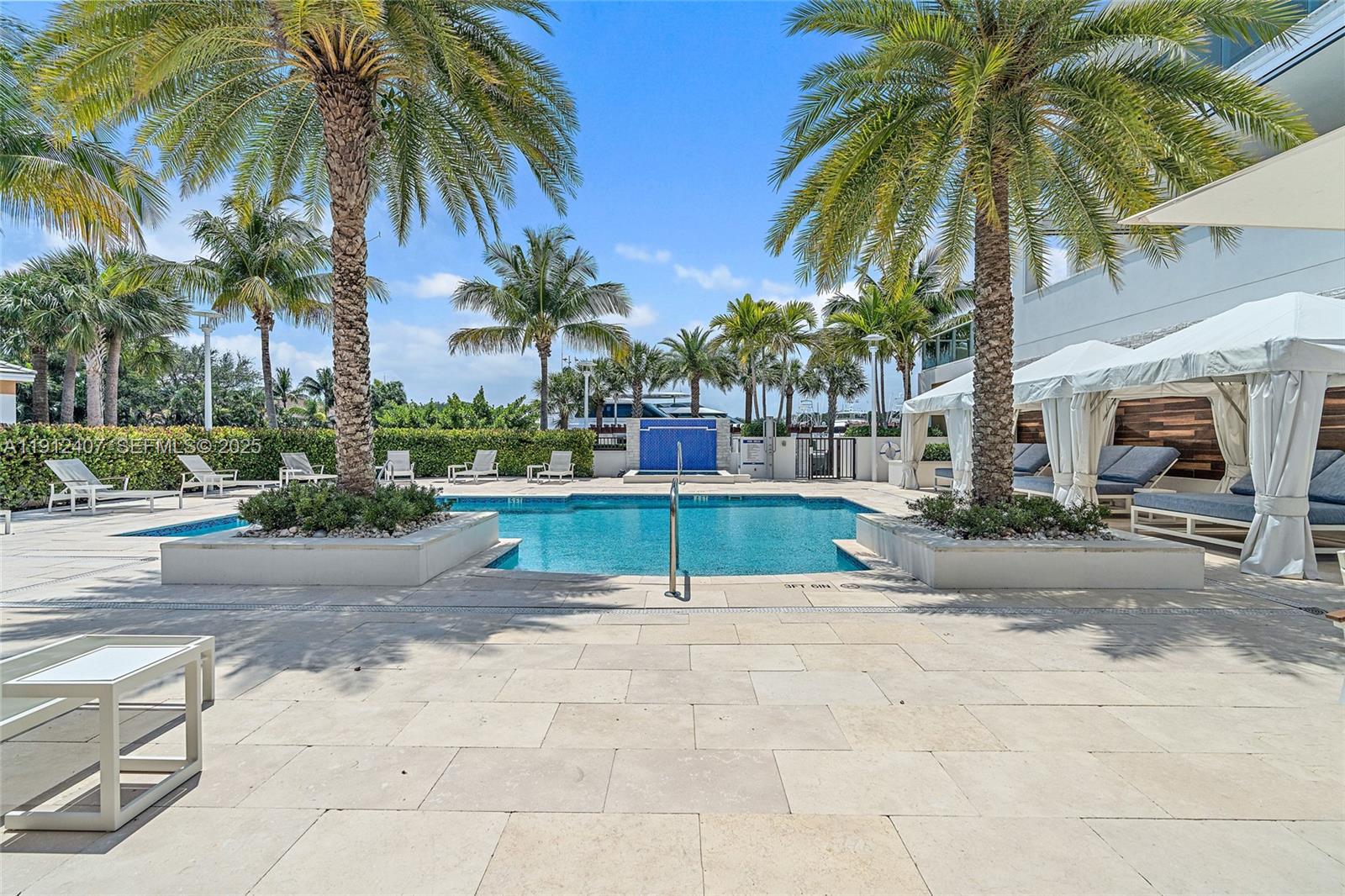 2700 Donald Ross Rd #306, Palm Beach Gardens FL 33410